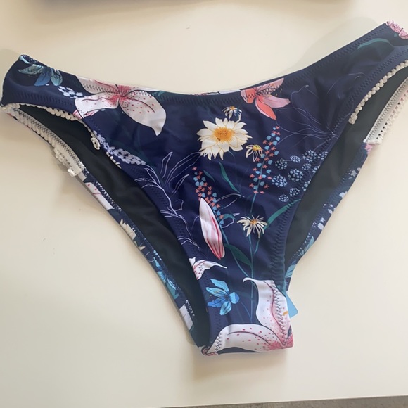 CUPSHE Women's Low Rise Navy Floral Cutout Bikini - Picture 2 of 4